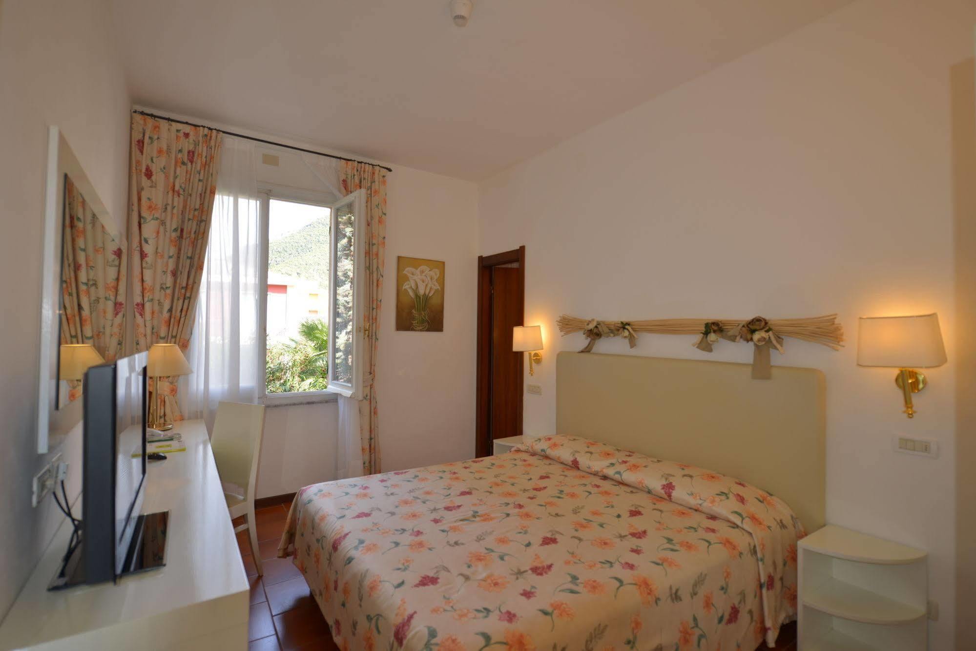 Clelia Hotel Deiva Marina