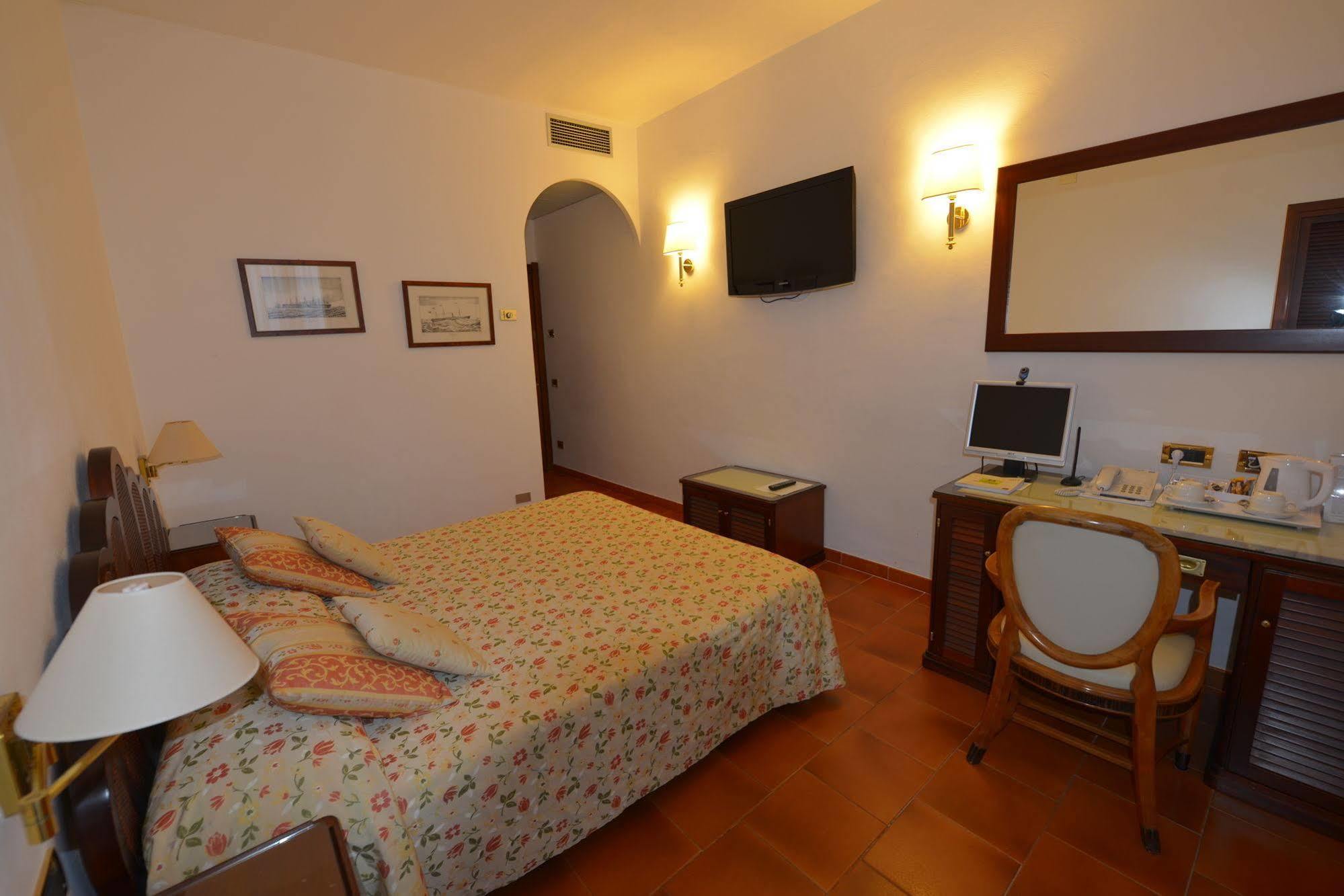 Clelia Hotel 3*